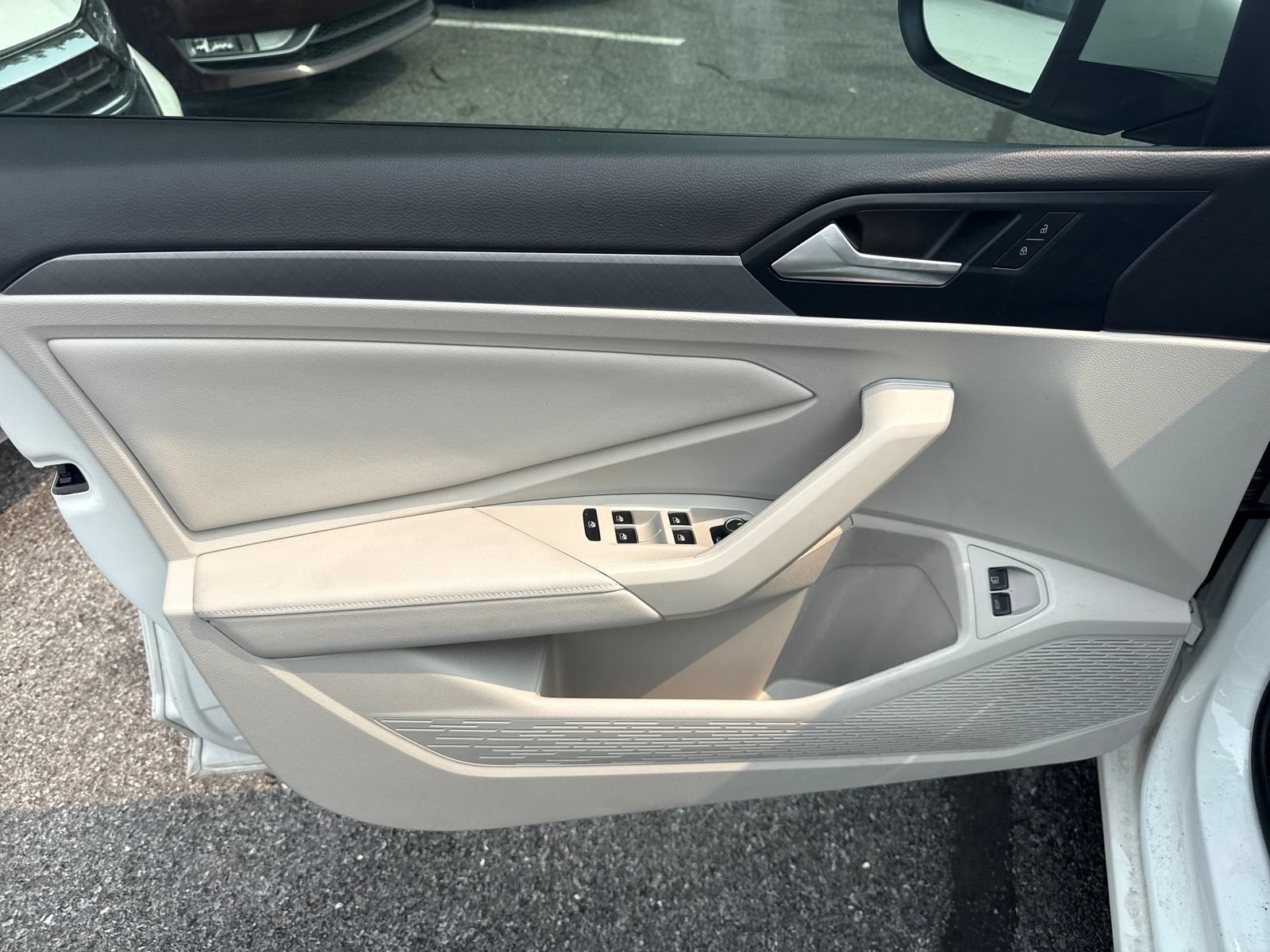 Used 2023 Volkswagen Jetta SE FWD image 12