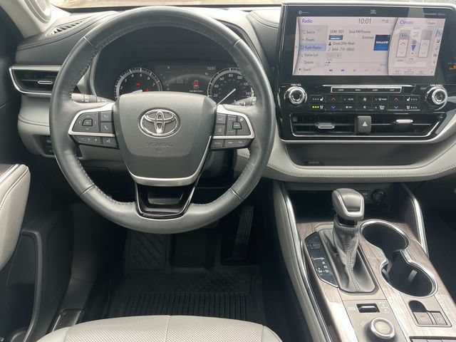 Used 2022 Toyota Highlander Platinum AWD/4WD image 13
