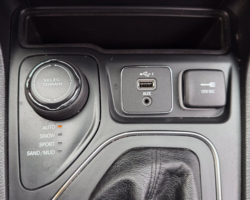 Used 2020 Jeep Cherokee Latitude Lux w/ Quick Order Package 2YH Lux AWD/4WD image 31