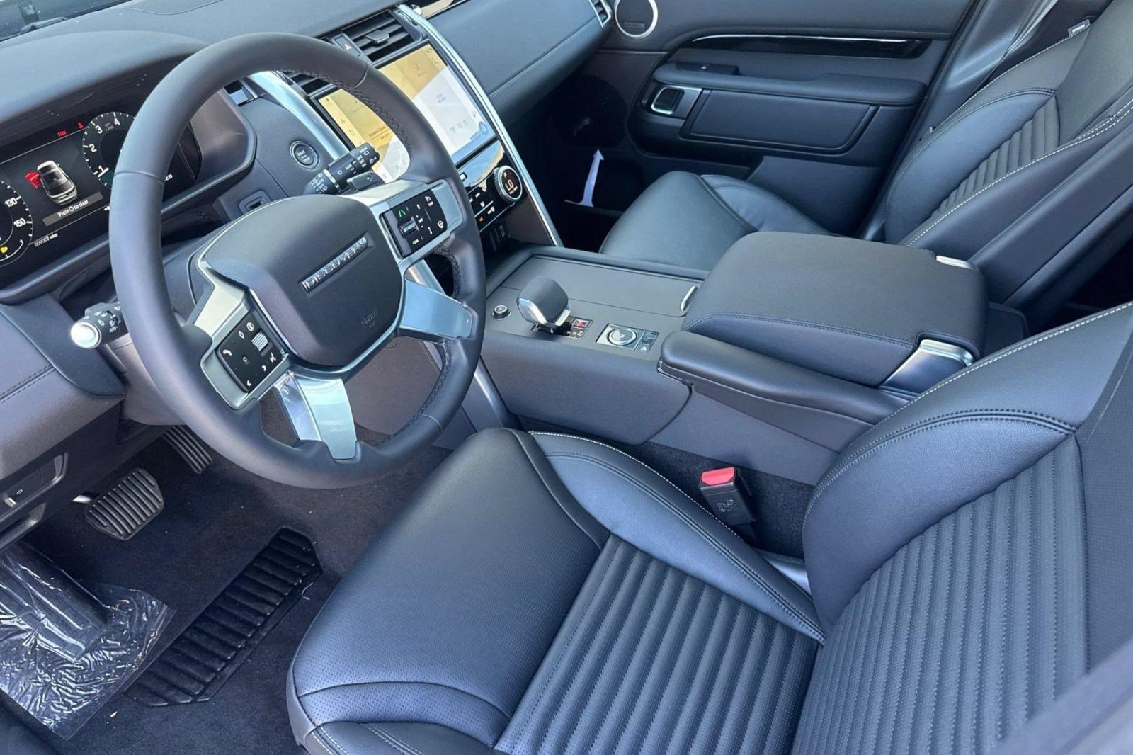 New 2026 Land Rover Discovery S AWD/4WD image 4