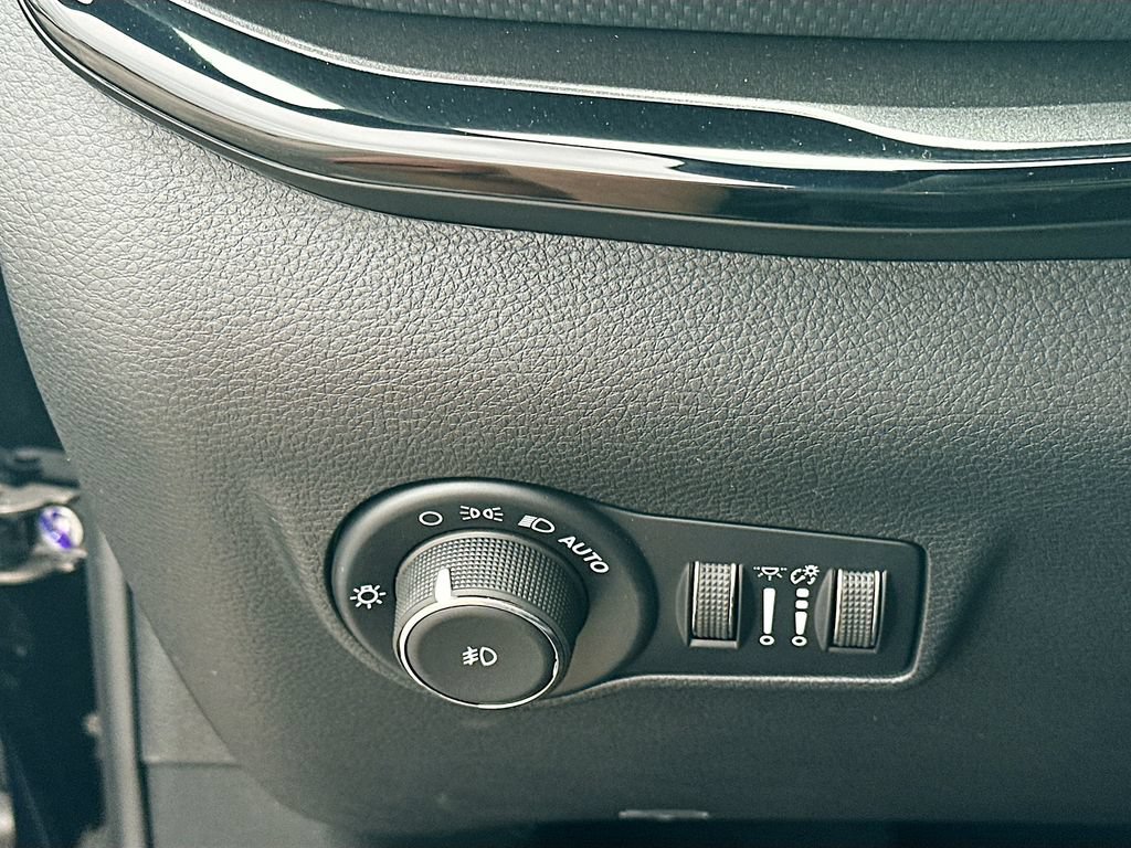 New 2026 Jeep Compass Limited AWD/4WD image 15