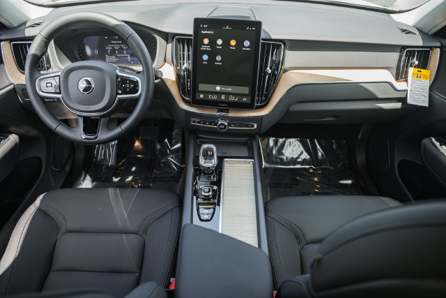 New 2026 Volvo XC60 B5 Plus w/ Climate Package AWD/4WD image 21