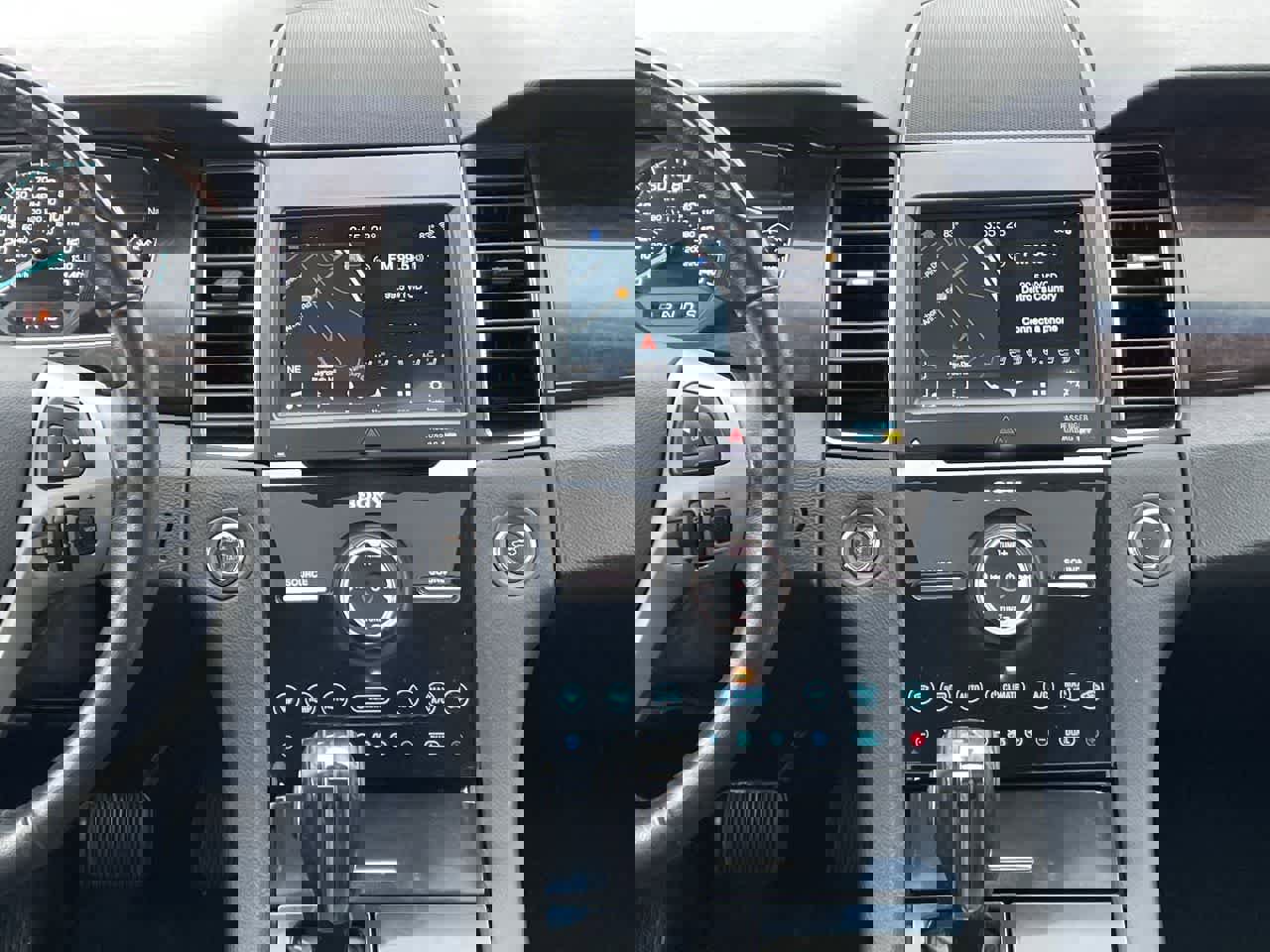 Used 2017 Ford Taurus Limited image 13