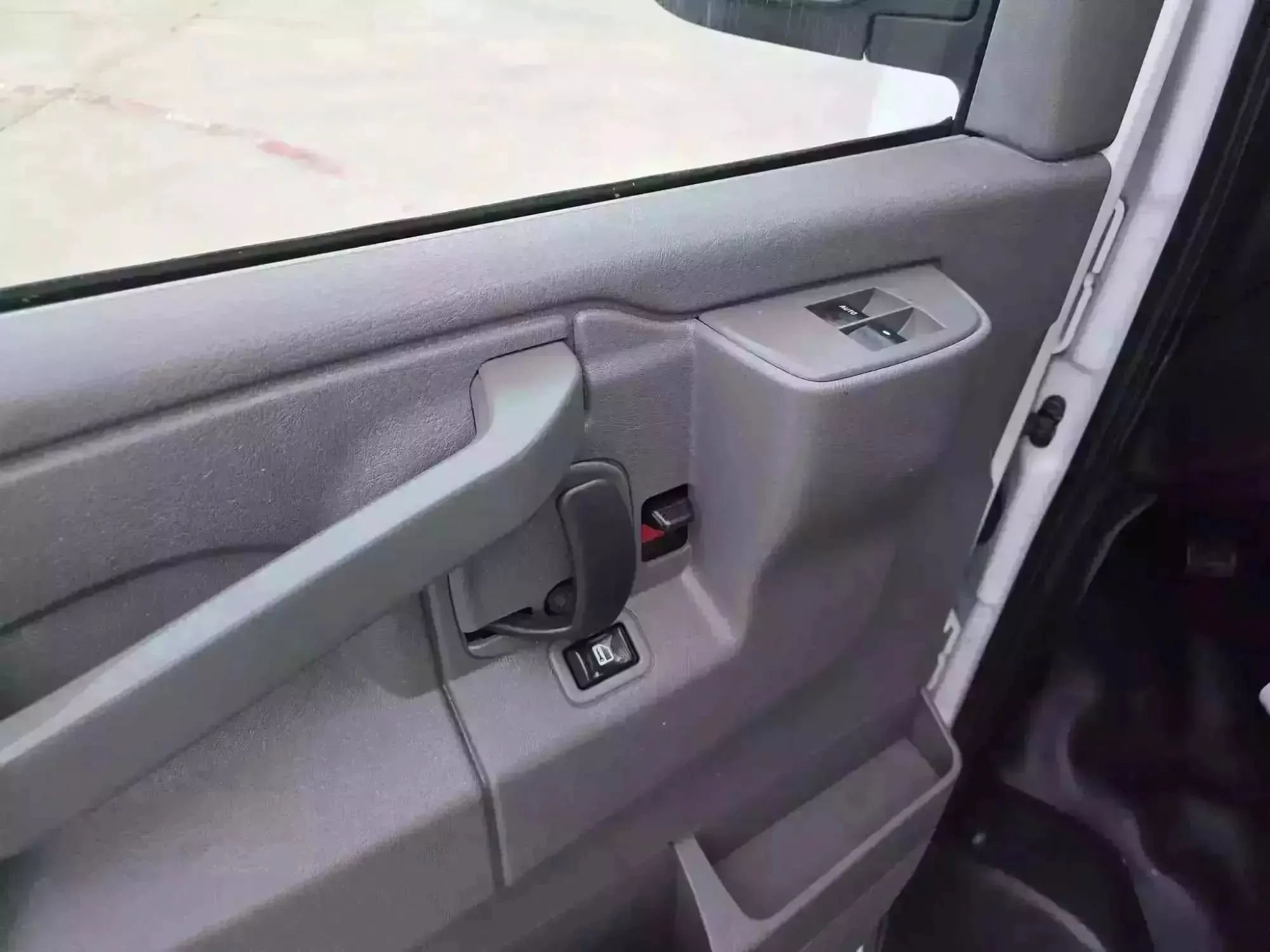 Used 2019 Chevrolet Express 2500 Extended w/ Driver Convenience Package RWD image 30