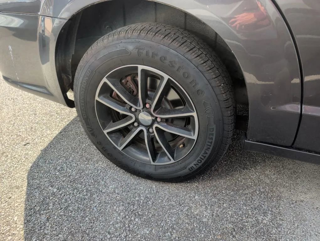 Used 2018 Dodge Grand Caravan SE FWD image 11
