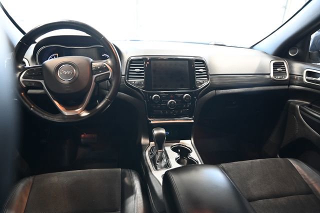 Used 2021 Jeep Grand Cherokee Laredo X image 12