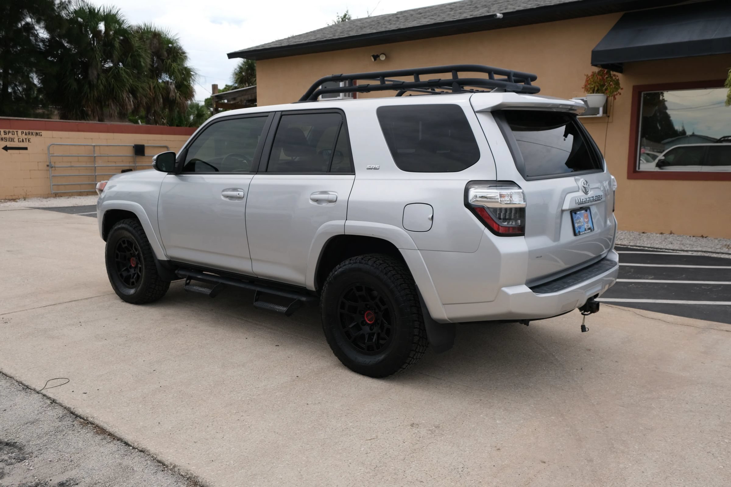 Used 2022 Toyota 4Runner SR5 Premium w/ Moonroof Package AWD/4WD image 7