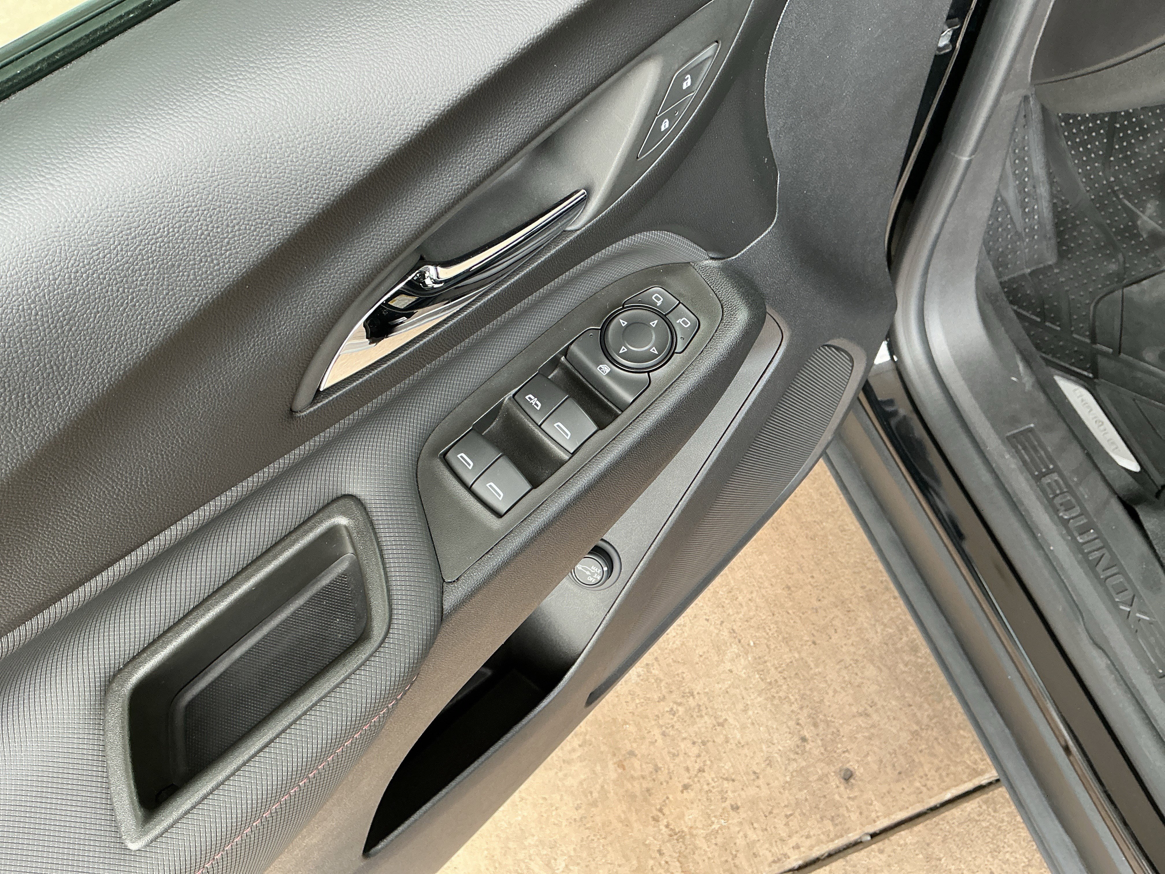 Used 2024 Chevrolet Equinox RS image 15