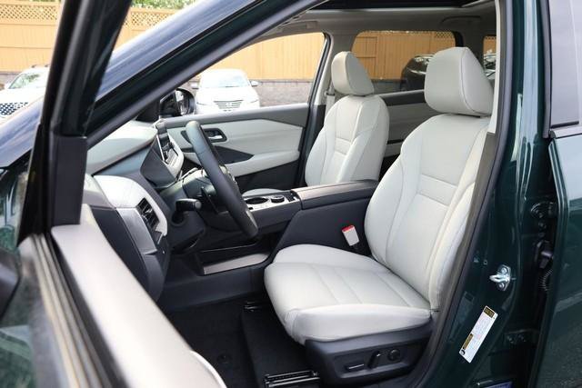 New 2026 Nissan Rogue Dark Armor AWD/4WD image 8