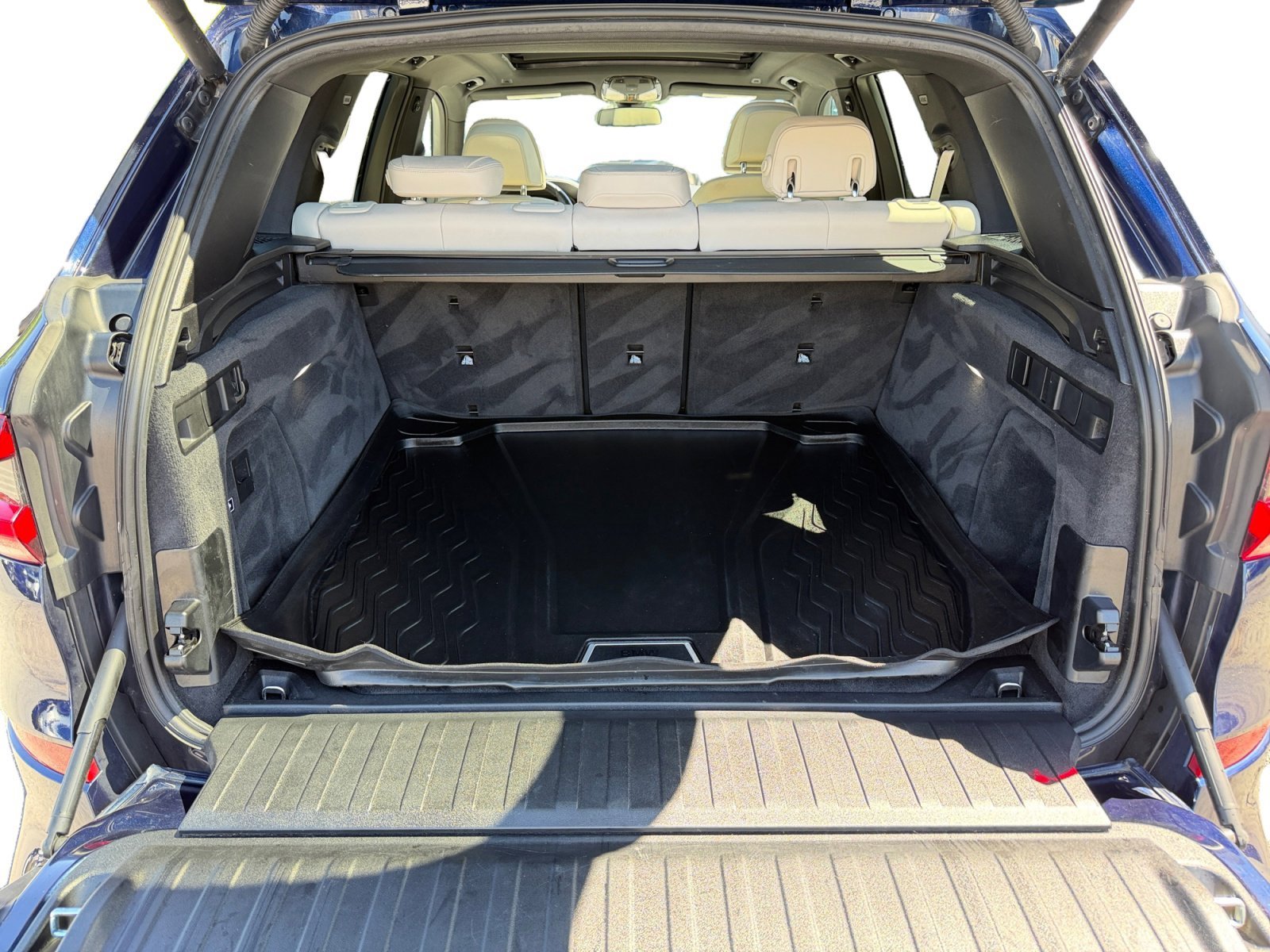 Used 2020 BMW X5 M50i w/ Executive Package AWD/4WD image 25