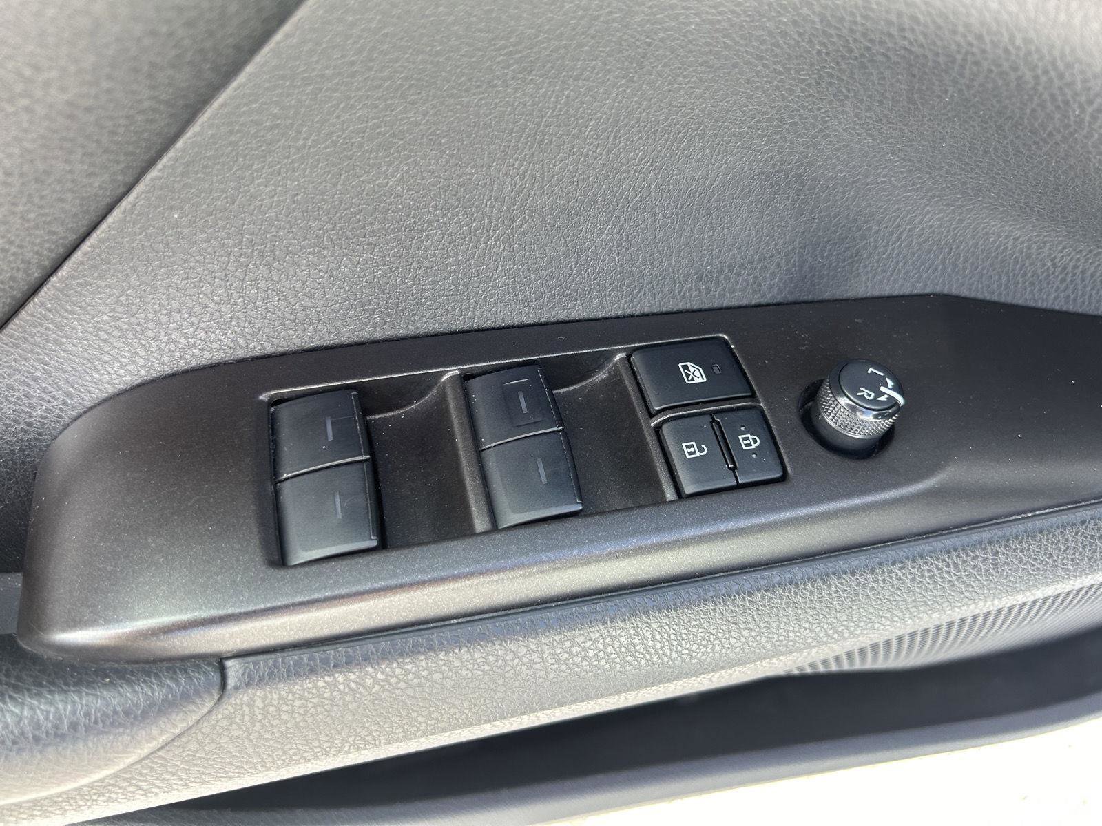 Used 2024 Toyota Camry SE FWD image 14