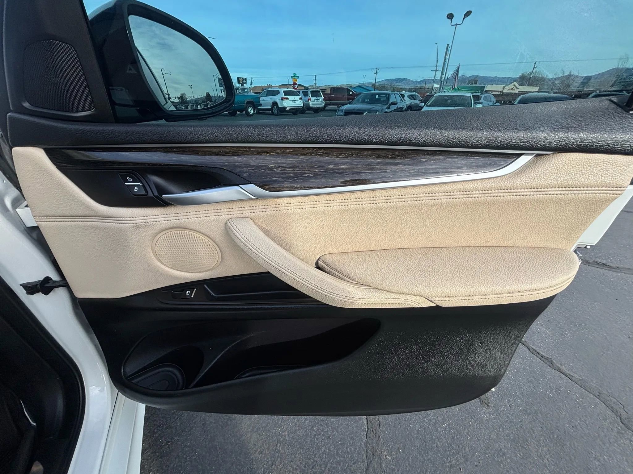 Used 2018 BMW X5 xDrive40e image 12