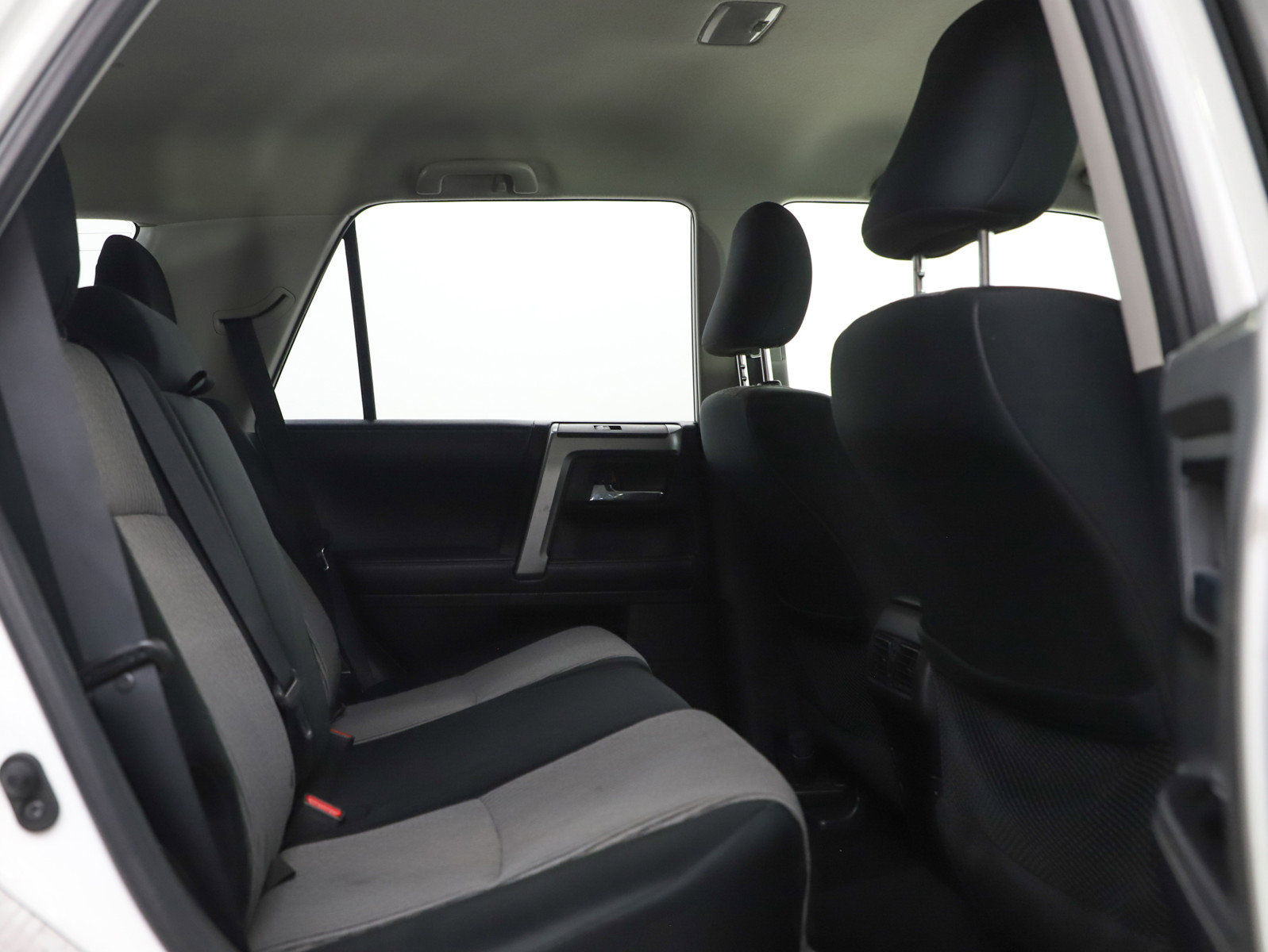 Used 2016 Toyota 4Runner SR5 image 12