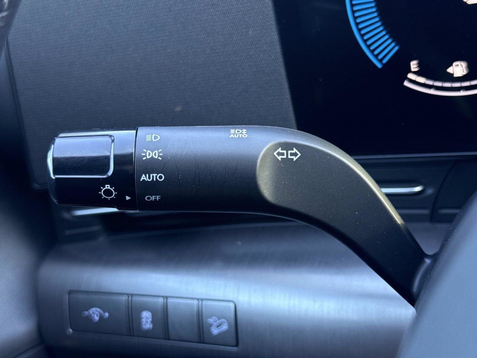 Used 2025 Hyundai Kona SEL image 9