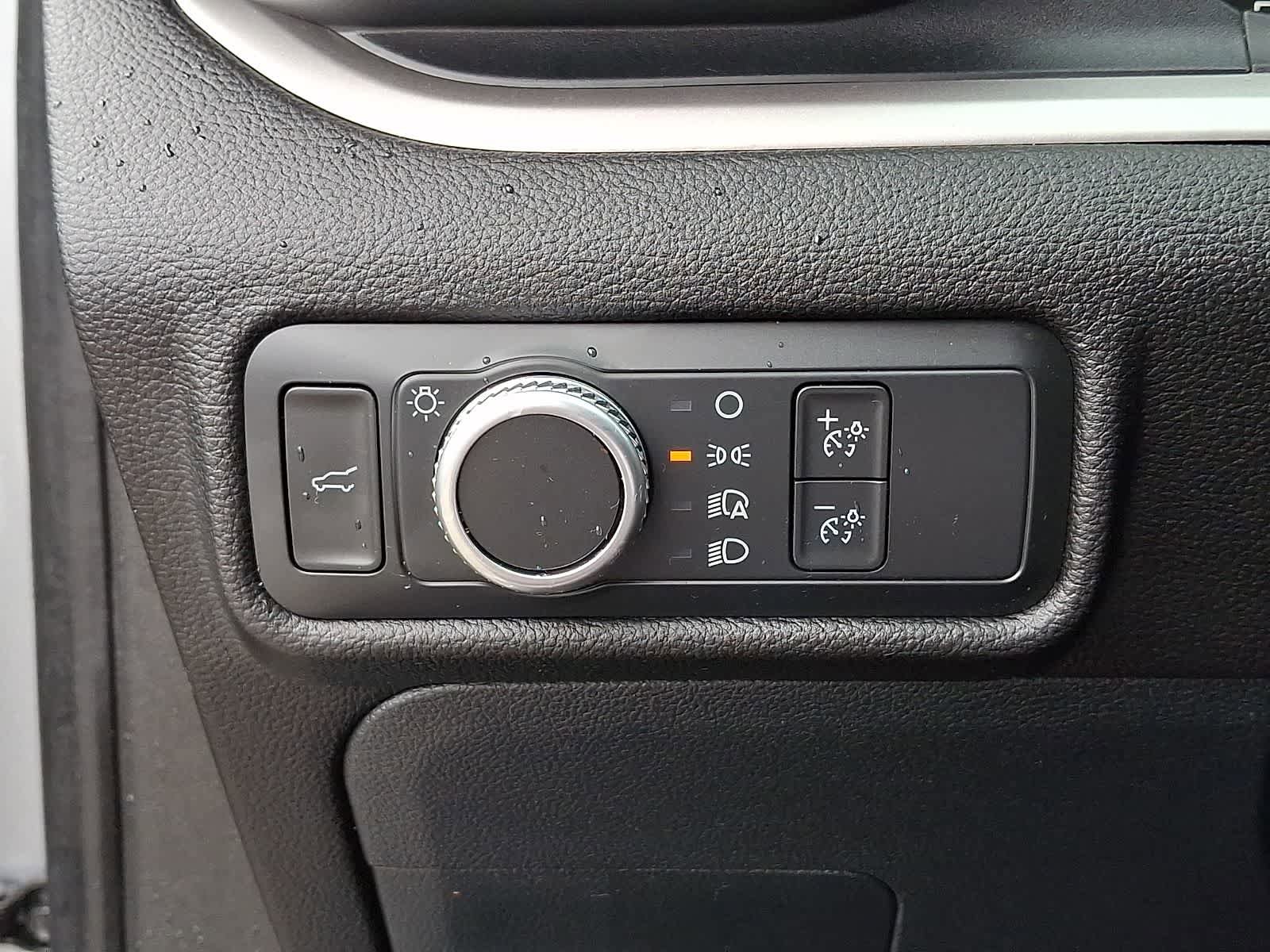 Used 2022 Ford Explorer XLT image 26