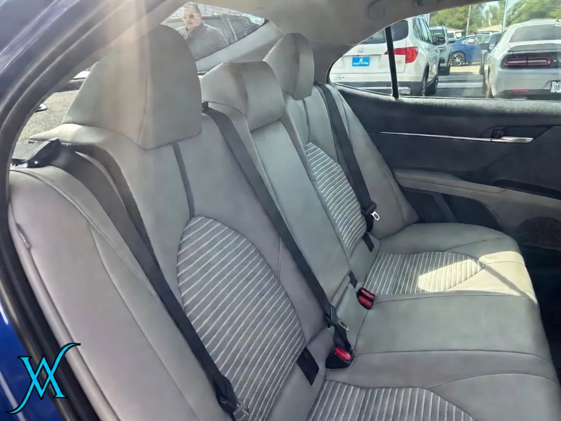 Used 2023 Toyota Camry SE w/ Cold Weather Package FWD image 23