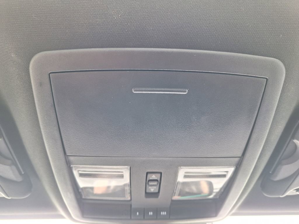 Used 2023 Dodge Challenger R/T w/ Plus Package image 18