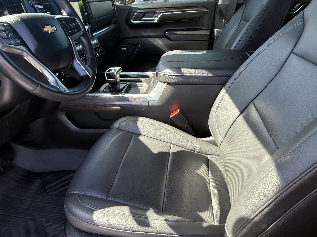 Used 2023 Chevrolet Silverado 1500 LTZ w/ LTZ Premium Package AWD/4WD image 11