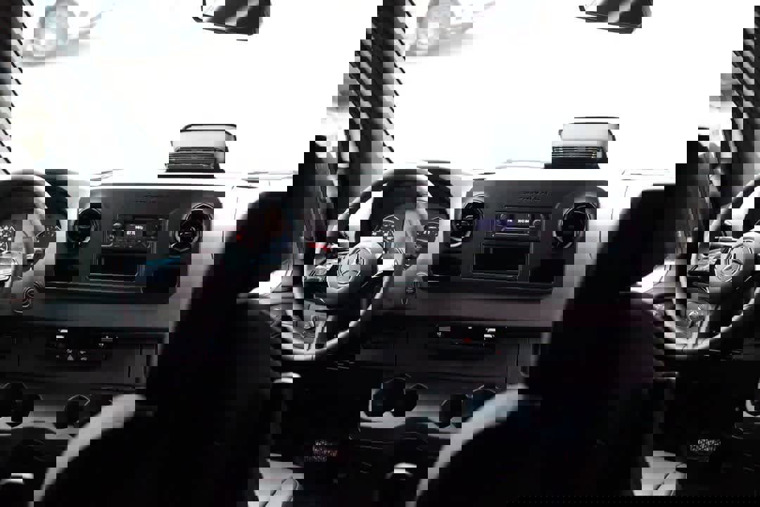 New 2025 Mercedes-Benz Sprinter 2500 image 12