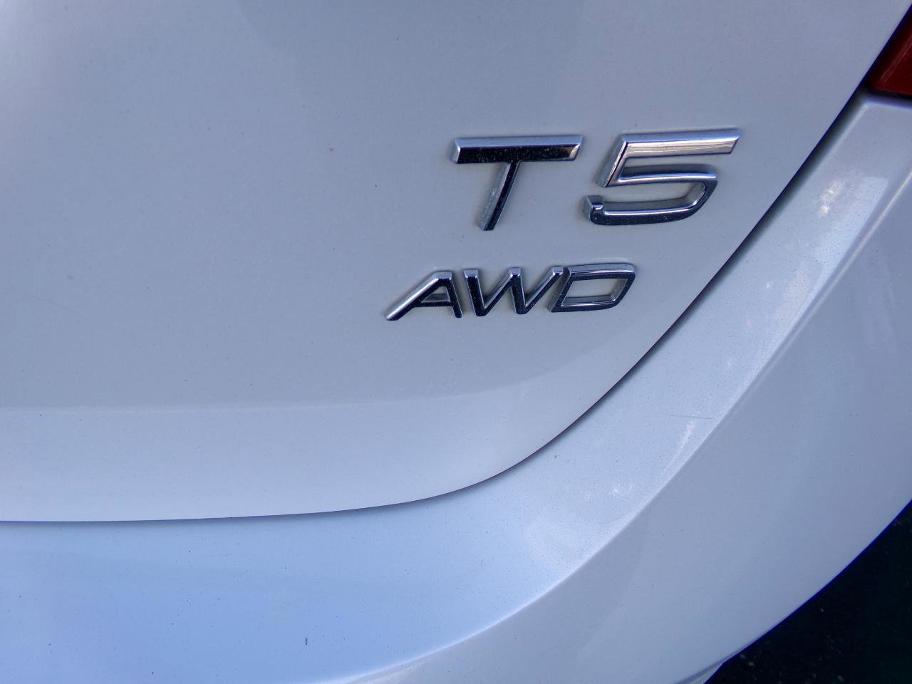 Used 2018 Volvo V60 T5 Cross Country w/ Convenience Package image 46