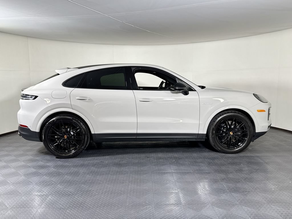 Certified 2026 Porsche Cayenne E-Hybrid Coupe AWD/4WD image 8
