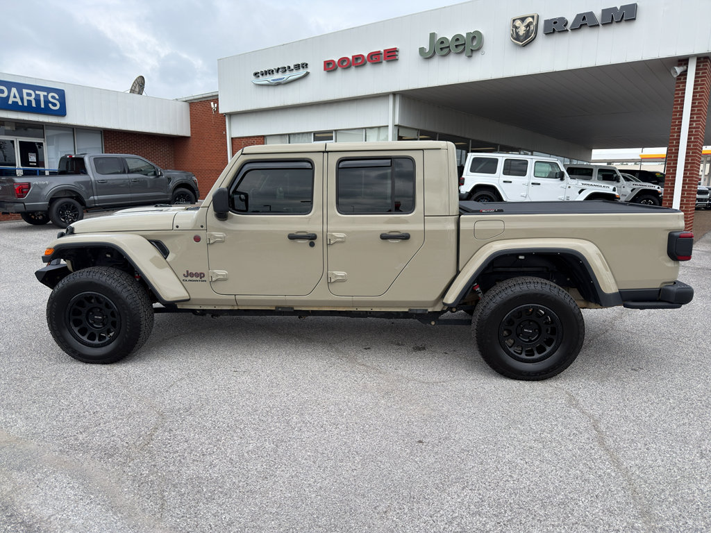 Used 2022 Jeep Gladiator Rubicon w/ LED Lighting Group AWD/4WD image 8