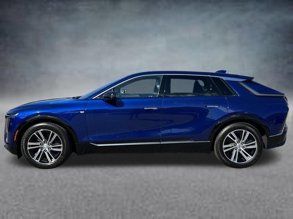 Used 2024 Cadillac Lyriq Luxury RWD image 2