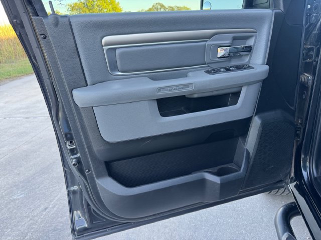 Used 2018 RAM 1500 Classic SLT AWD/4WD image 4
