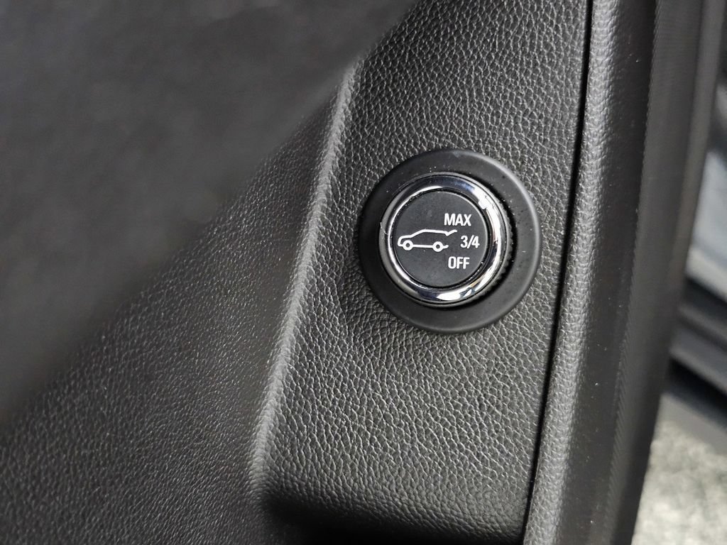 Used 2018 Chevrolet Traverse LT AWD/4WD image 35
