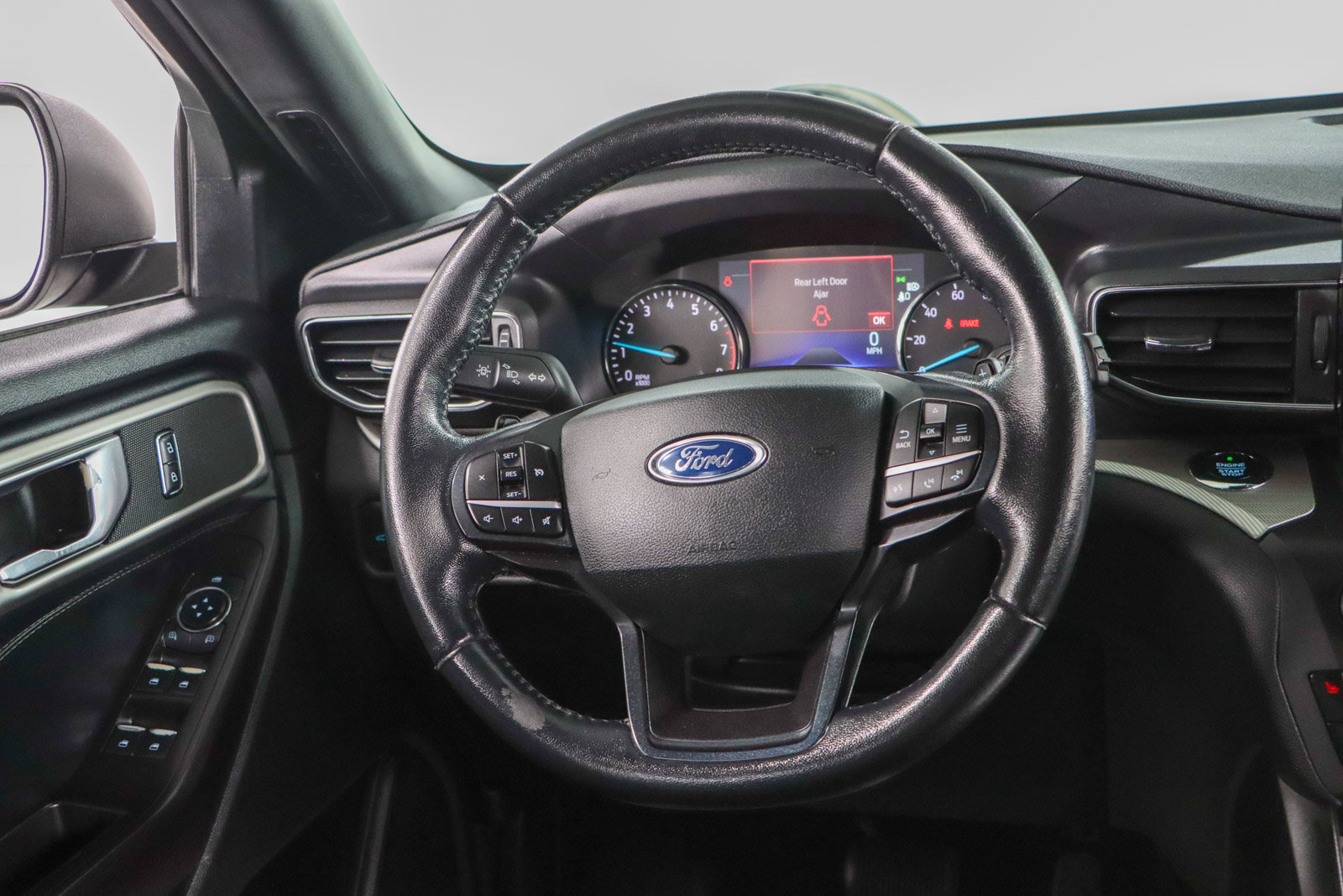 Used 2020 Ford Explorer XLT w/ Equipment Group 202A AWD/4WD image 12