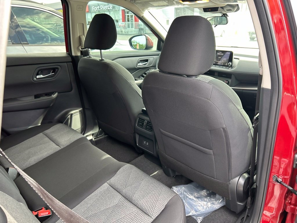 Used 2026 Nissan Rogue SV FWD image 45