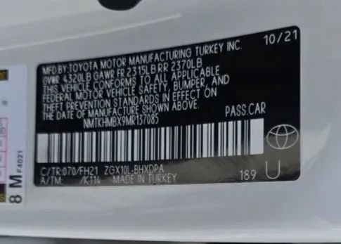 Used 2021 Toyota C-HR LE FWD image 47