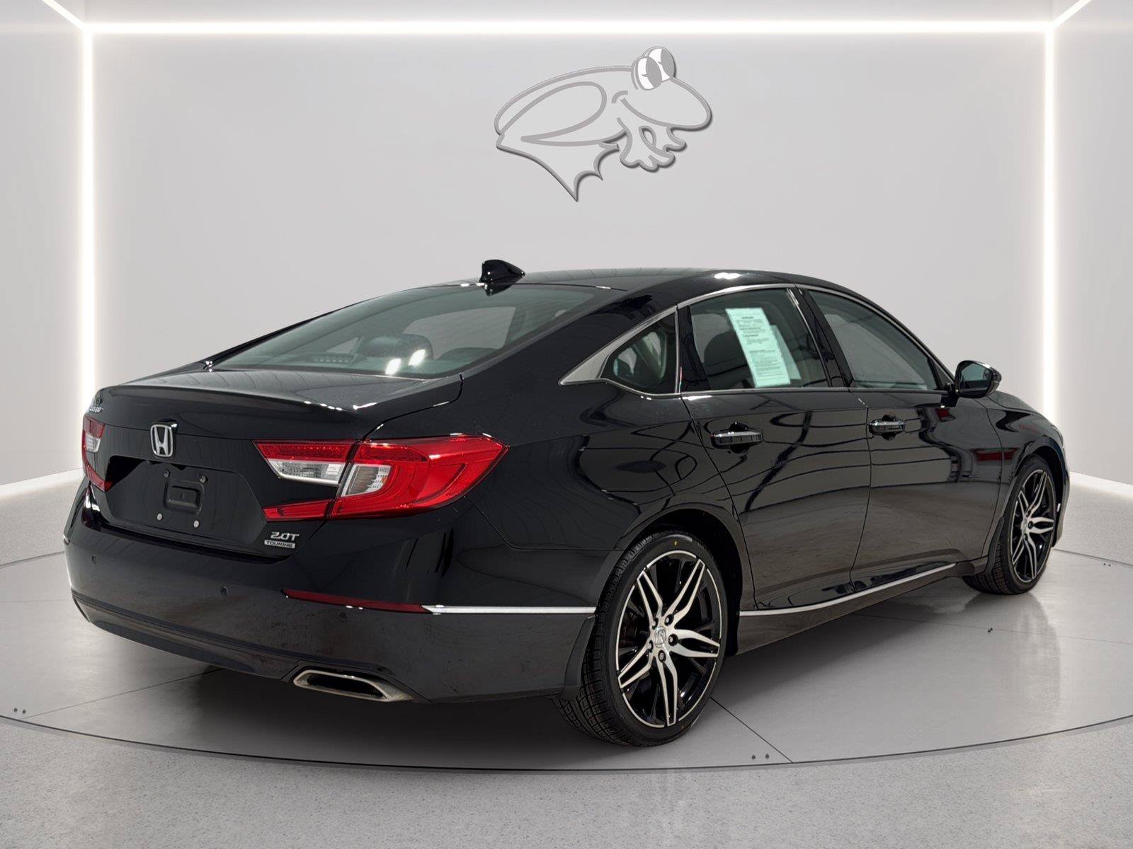 Used 2021 Honda Accord Touring image 6