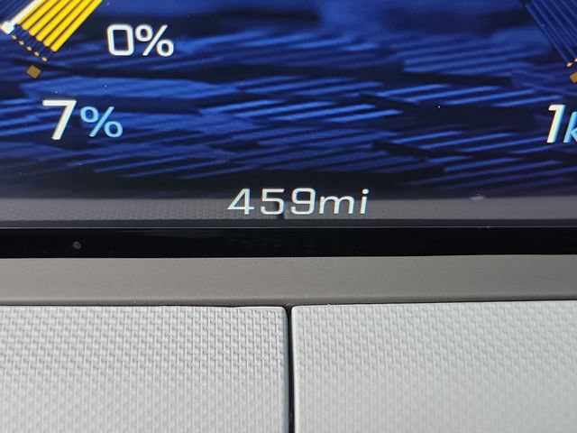Used 2027 Chevrolet Bolt LT w/ Comfort Package FWD image 11
