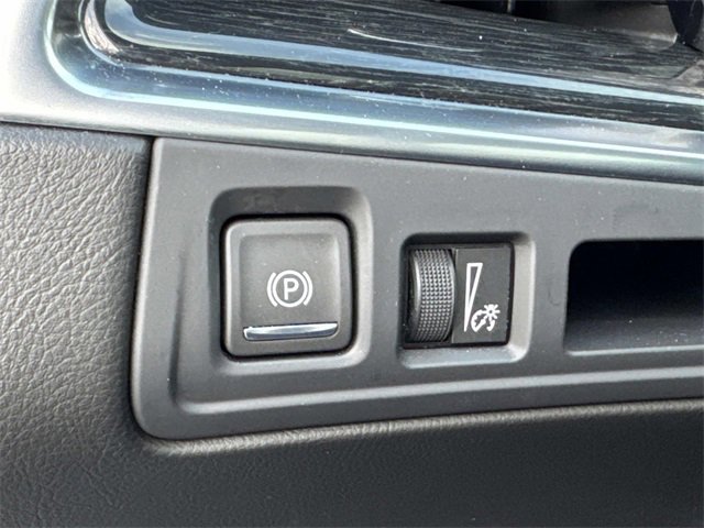 Certified 2025 Cadillac XT5 Premium Luxury image 28