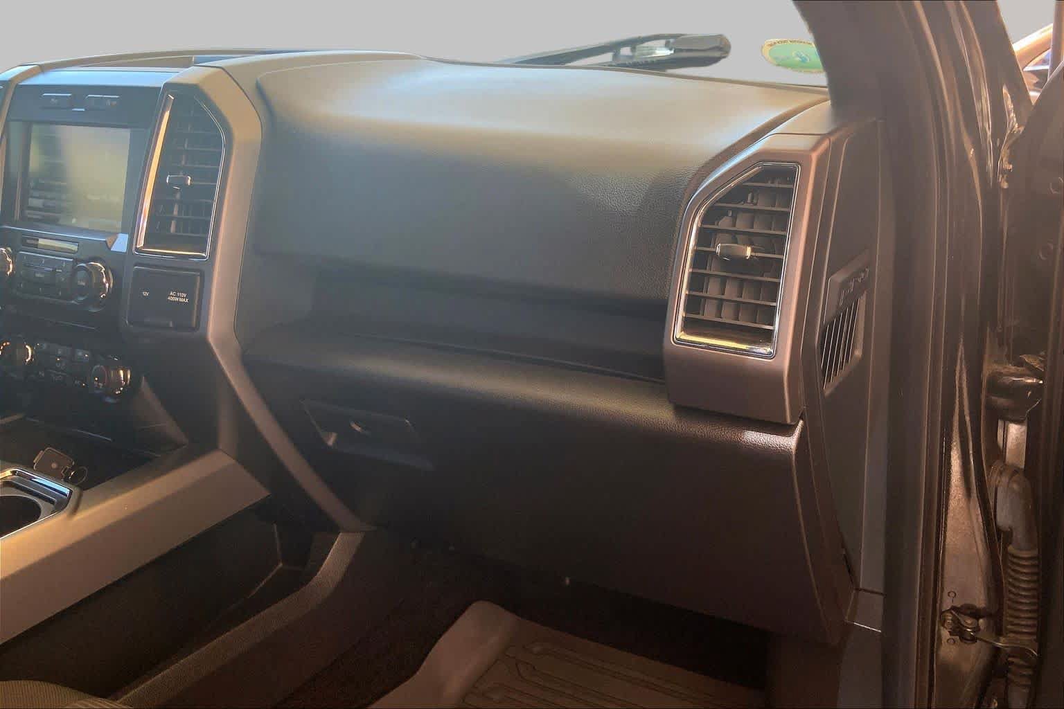 Used 2015 Ford F150 XLT w/ Equipment Group 302A Luxury AWD/4WD image 19