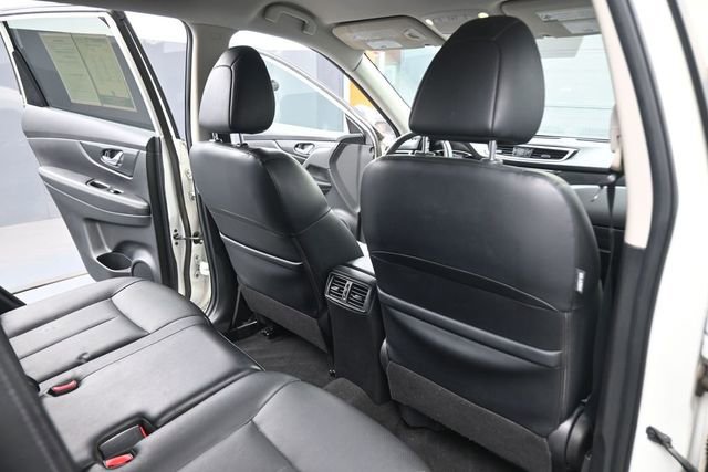 Used 2016 Nissan Rogue SL FWD image 29
