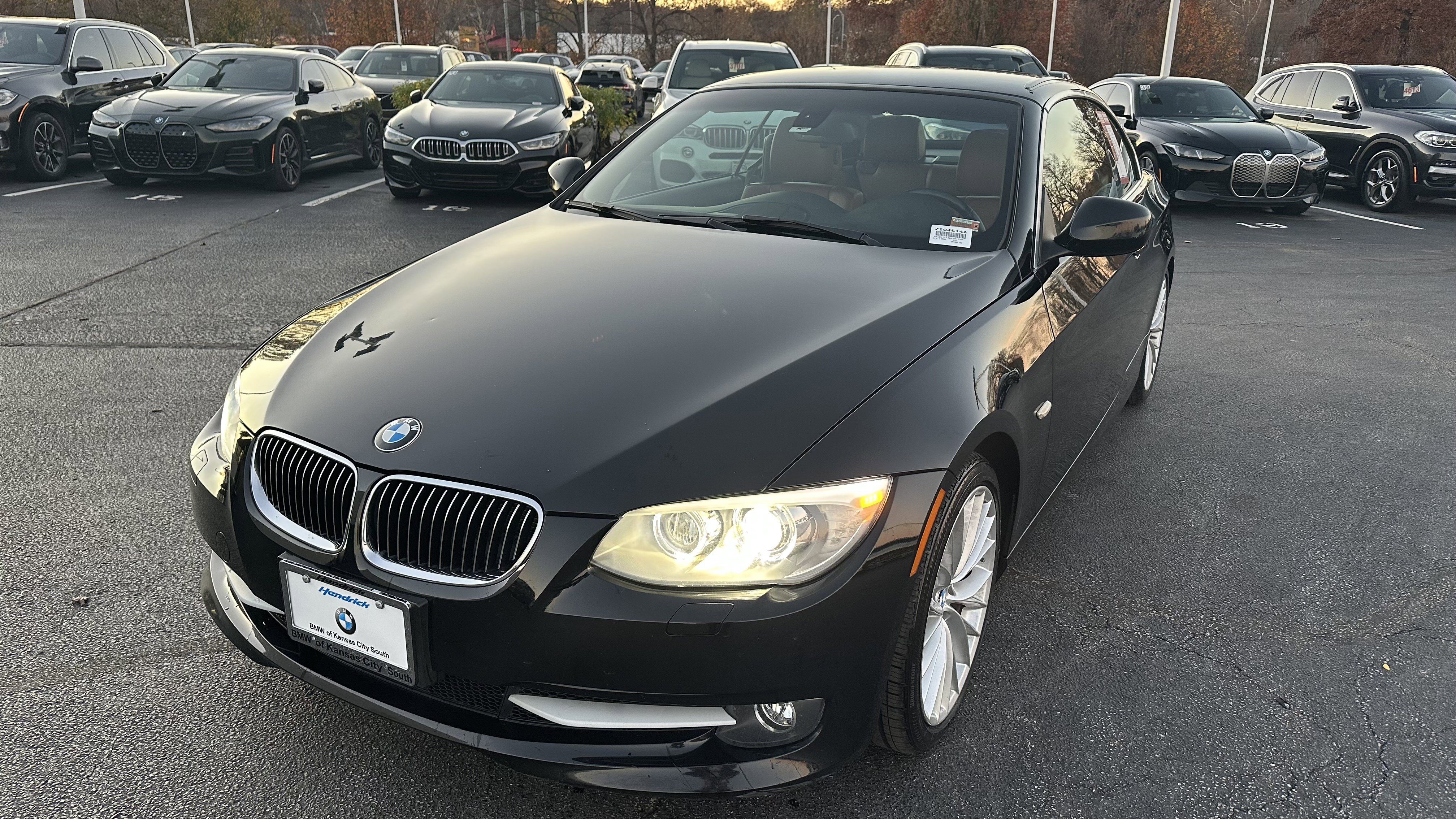 Used 2011 BMW 335i Convertible image 5