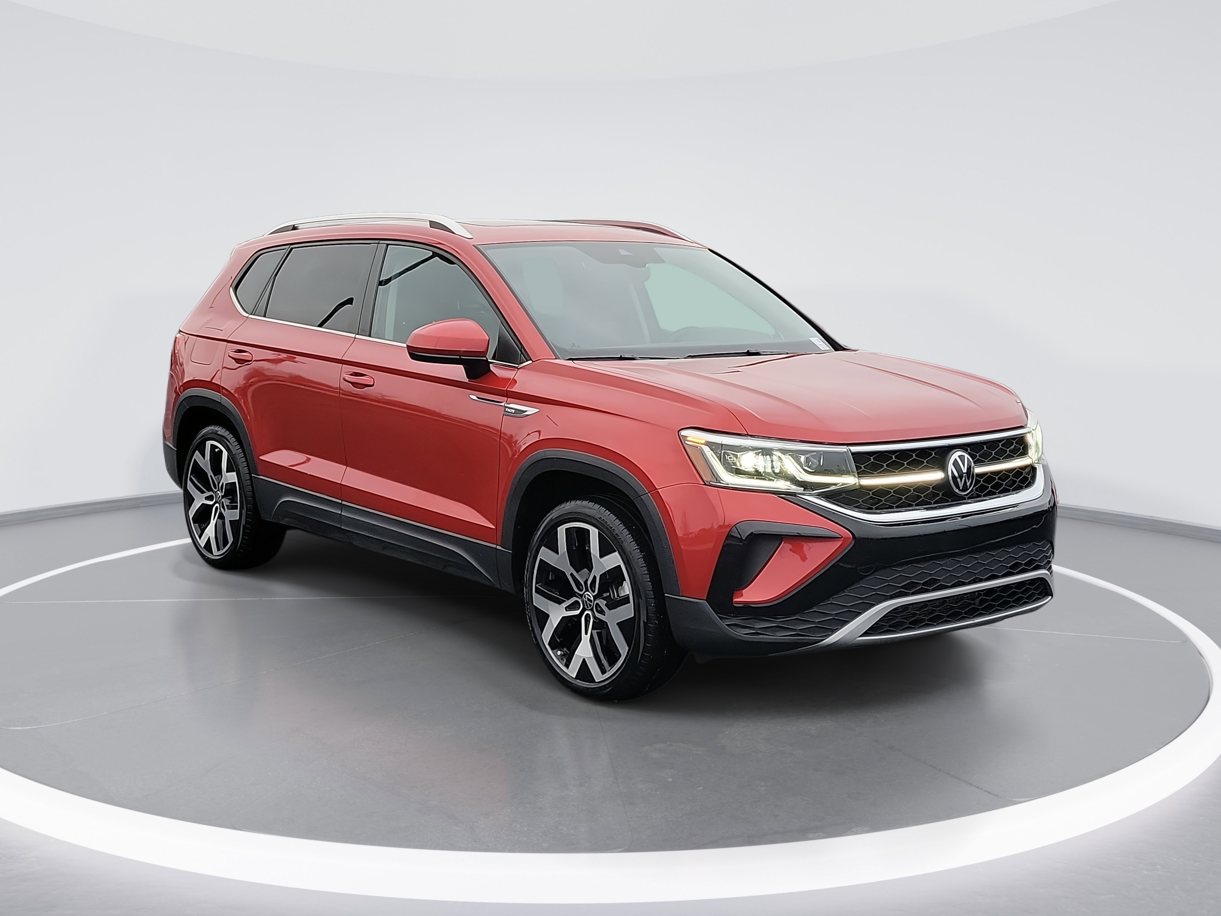 Used 2022 Volkswagen Taos SEL w/ Panoramic Sunroof Package video 2