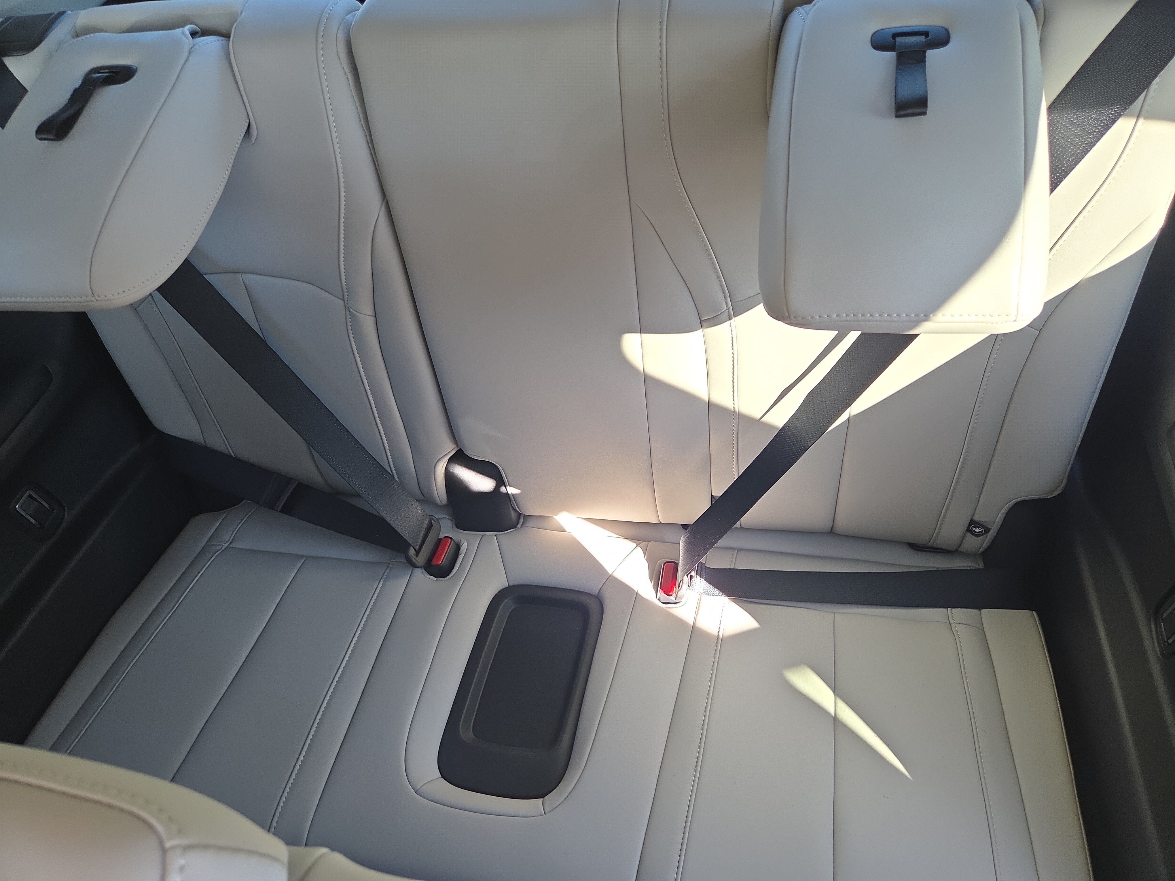 Used 2027 INFINITI QX60 Luxe w/ Cargo Package FWD image 9