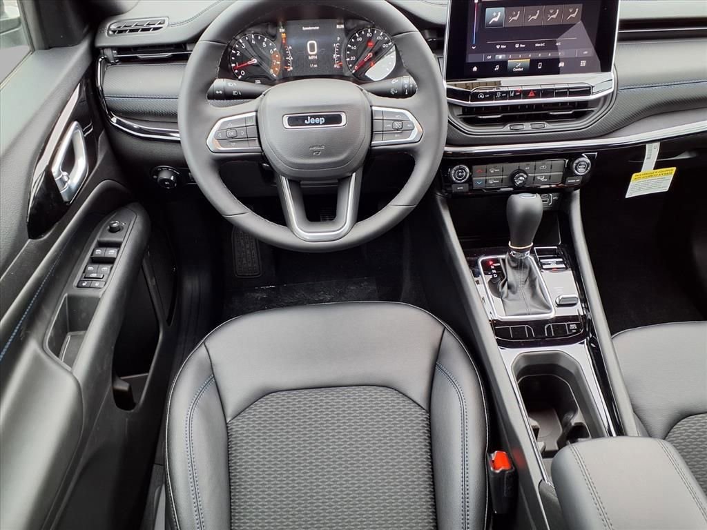 New 2026 Jeep Compass Latitude image 4