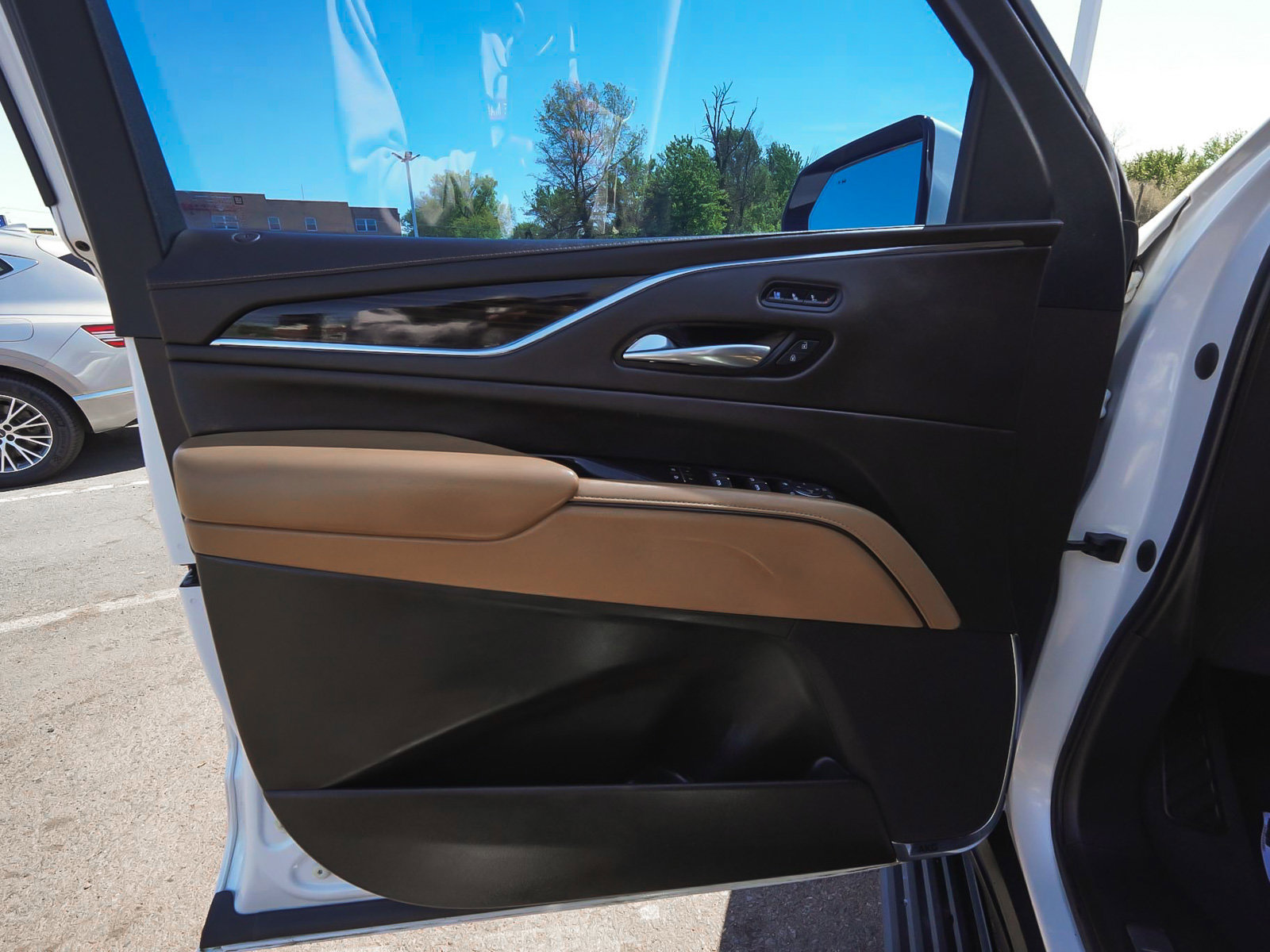 Used 2021 Cadillac Escalade Sport w/ Driver Assist Tech Package AWD/4WD image 9