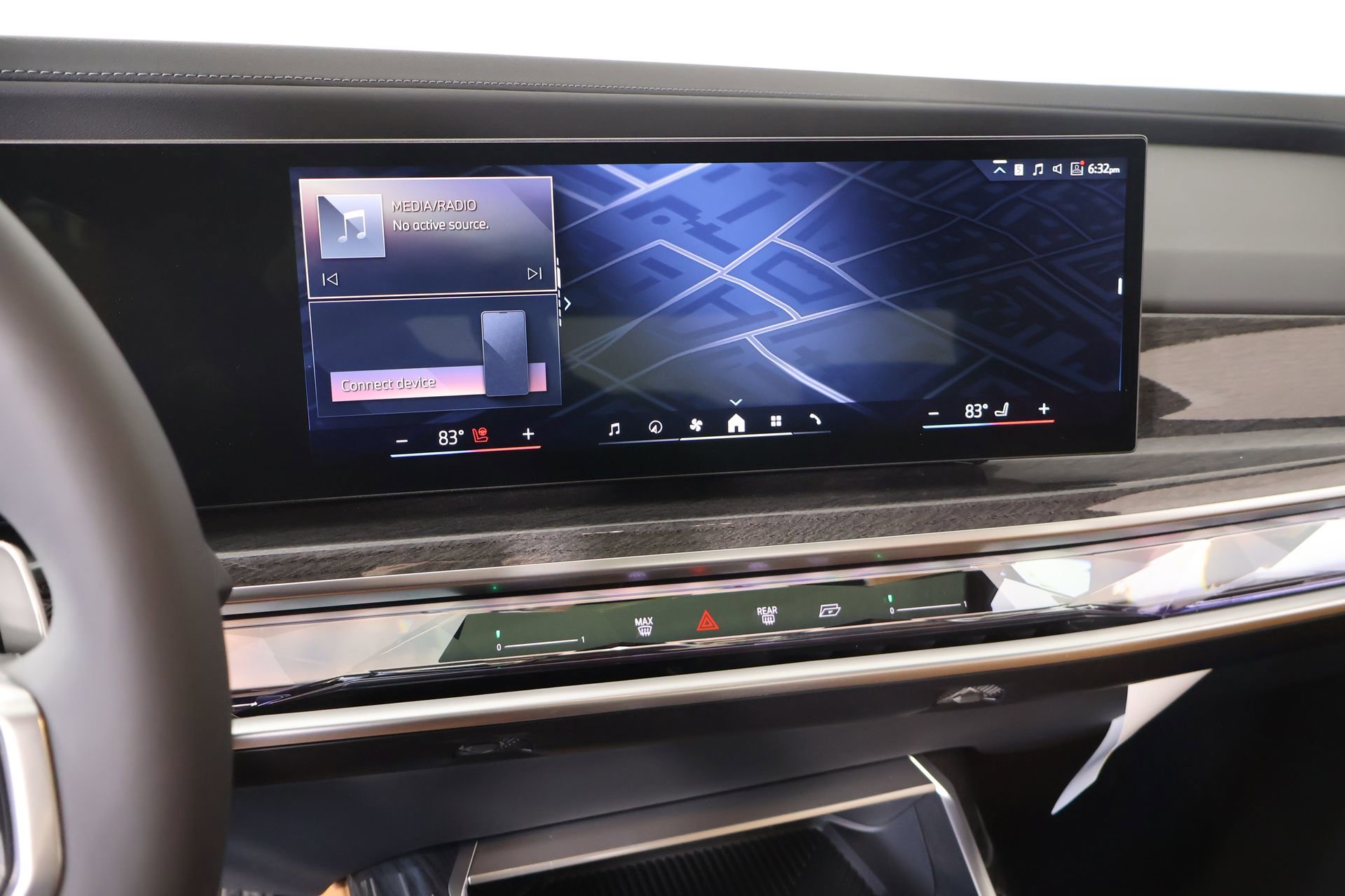 New 2026 BMW 740i xDrive w/ Premium Package AWD/4WD image 5