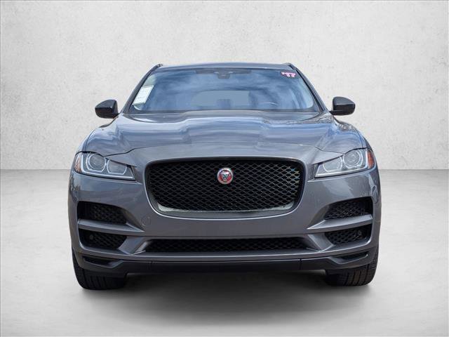 Used 2017 Jaguar F-PACE Premium image 2