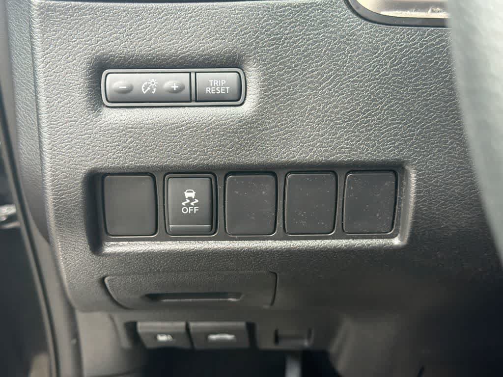 Used 2016 Nissan Murano S AWD/4WD image 30