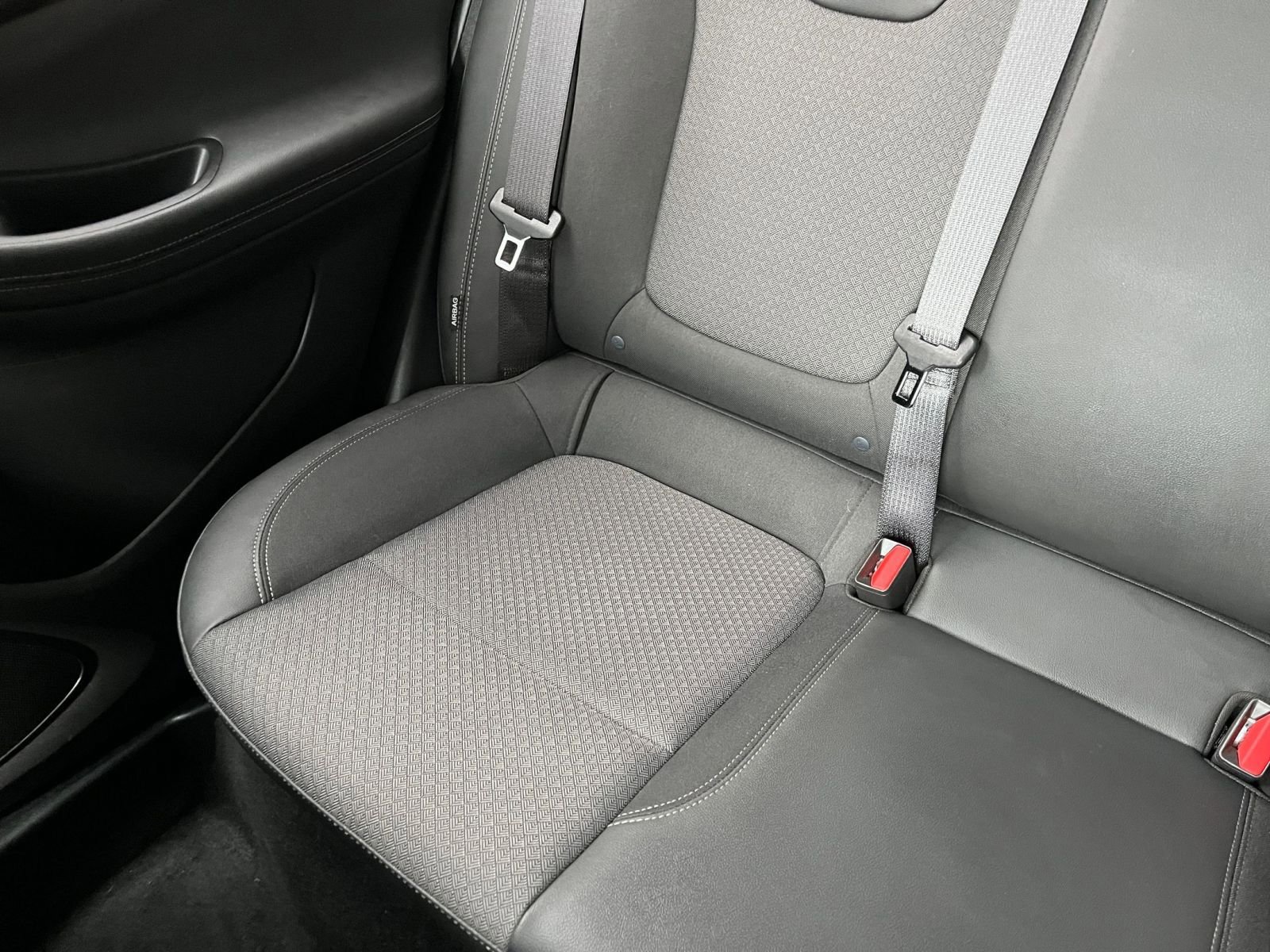 Used 2025 Buick Encore GX Preferred image 40