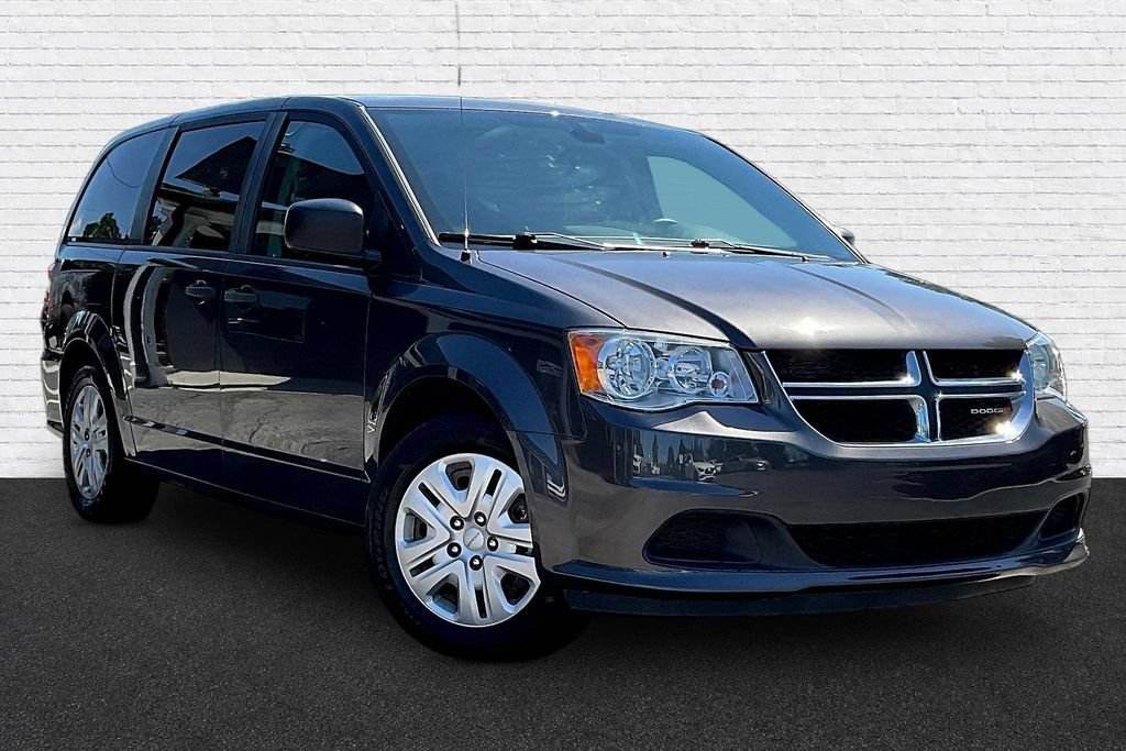 Used 2019 Dodge Grand Caravan SE FWD image 3