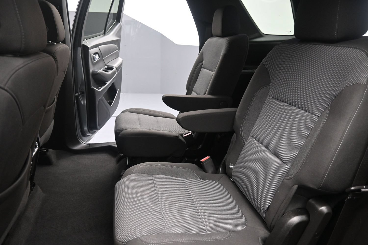 Used 2023 Chevrolet Traverse LT AWD/4WD image 34