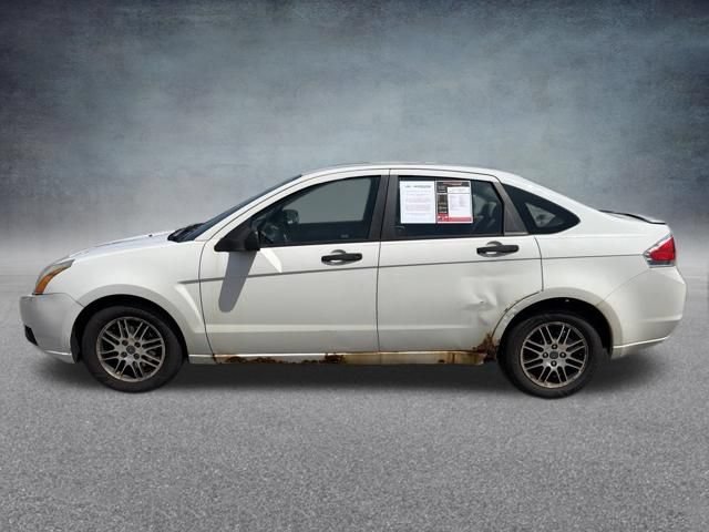Used 2010 Ford Focus SE FWD image 10