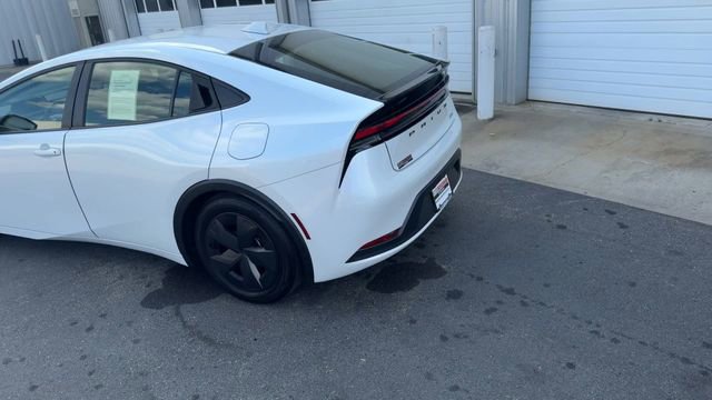 Used 2025 Toyota Prius LE FWD image 10